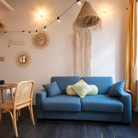 Διαμέρισμα Chez Alphonse ~ Duplex ~ Centre-ville *